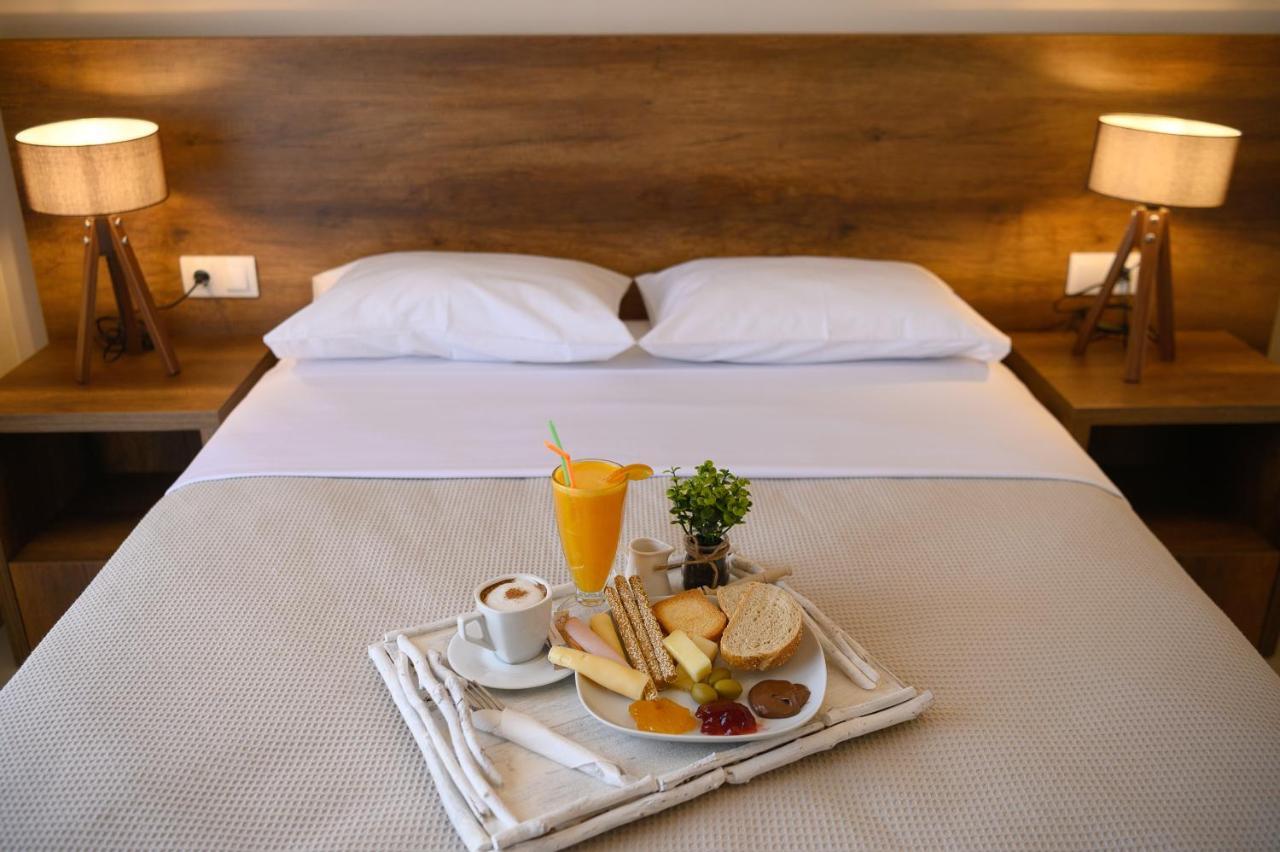 Olympic Hotel Moírai Екстериор снимка