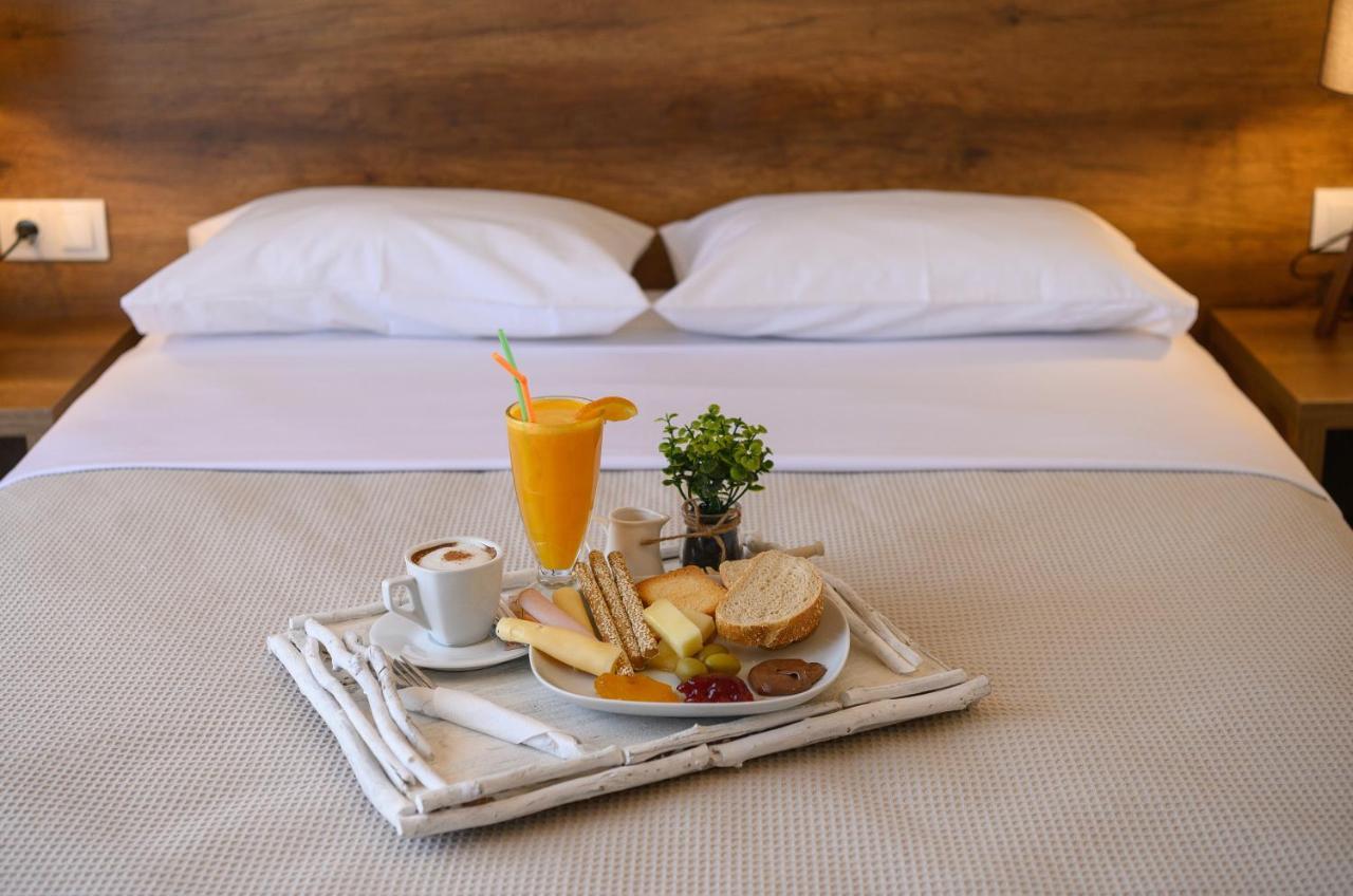 Olympic Hotel Moírai Екстериор снимка